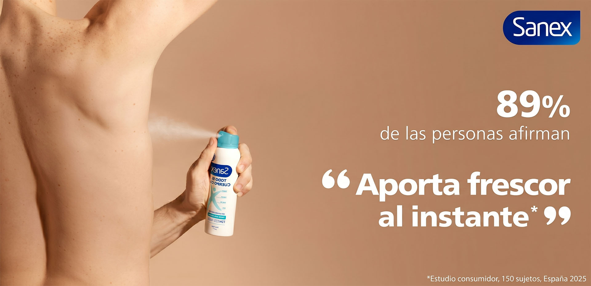 Aplicación de Sanex Todo el Cuerpo spray en la espalda; 89% afirma que aporta frescor al instante según estudio en España.