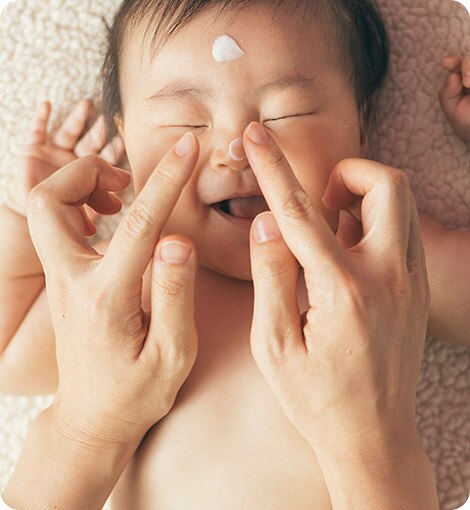 Bebé sonriendo Bebé sonriendo